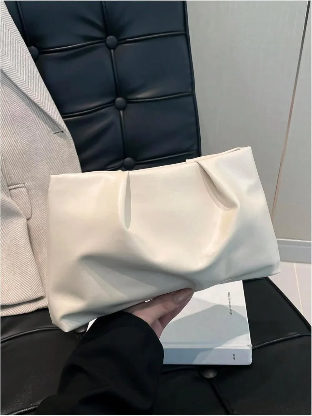 👜Women's Beige PU Leather Clutch Purses Small Zipper Elegant Ruched Handbag